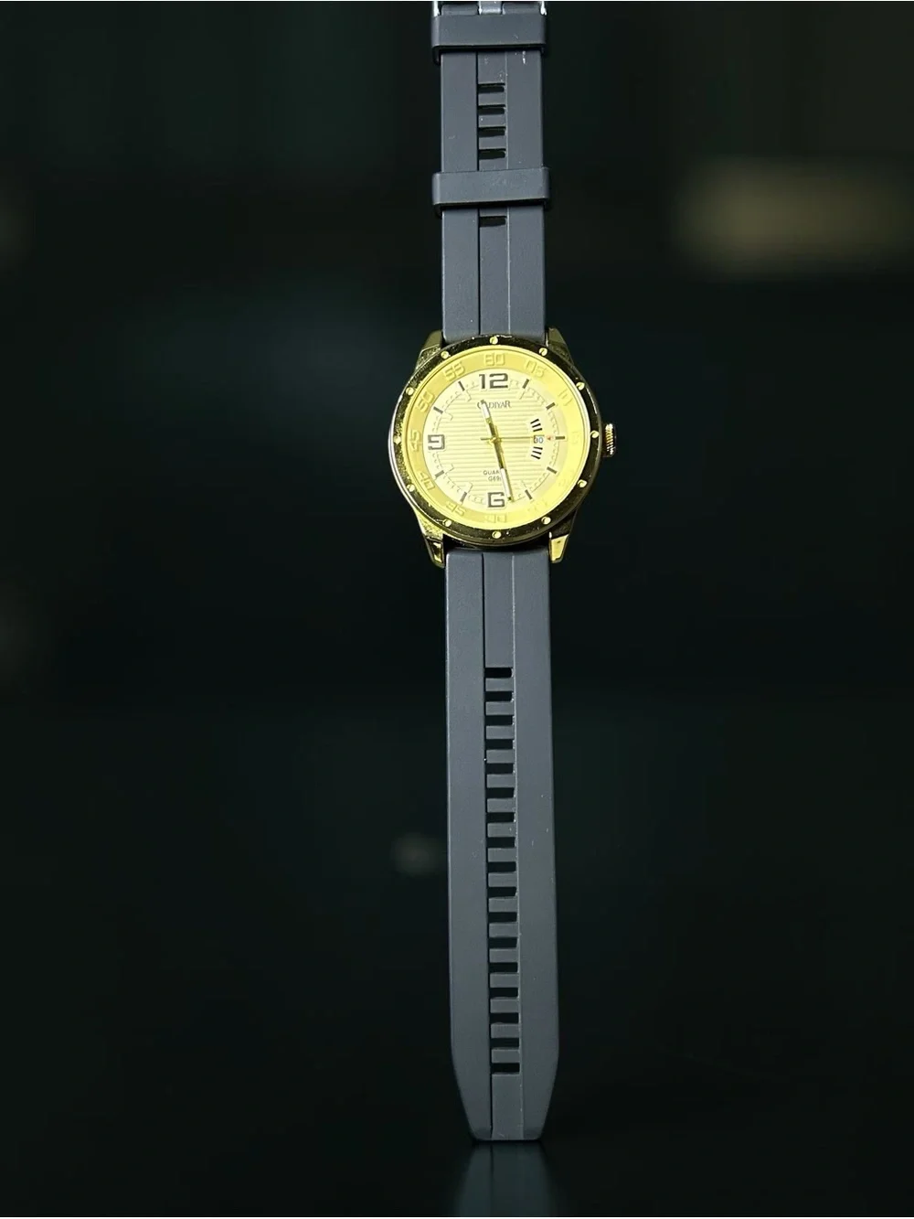 GEDIYAR G696 Men's Quartz Analog Watch Gold Dial Gold Case Gray Rubber Date